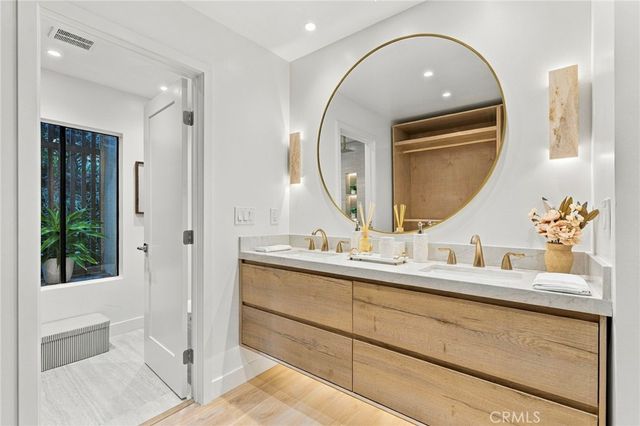 11 Palos 55, Irvine, CA 92612