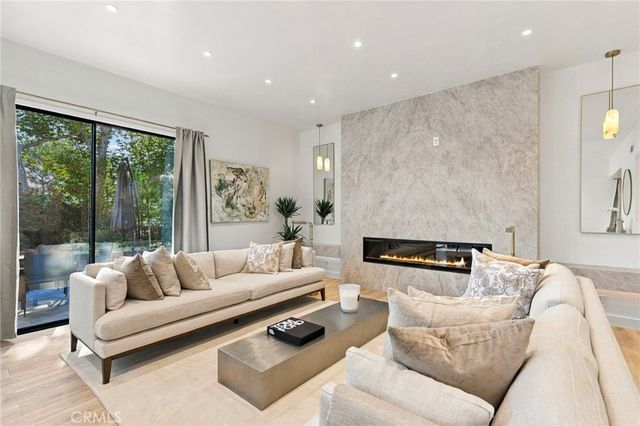 11 Palos 55, Irvine, CA 92612