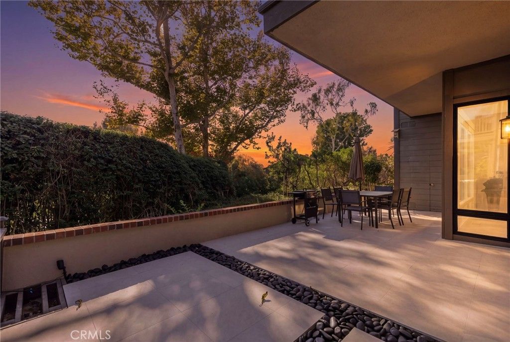 11 Palos 55, Irvine, CA 92612 — photo 2