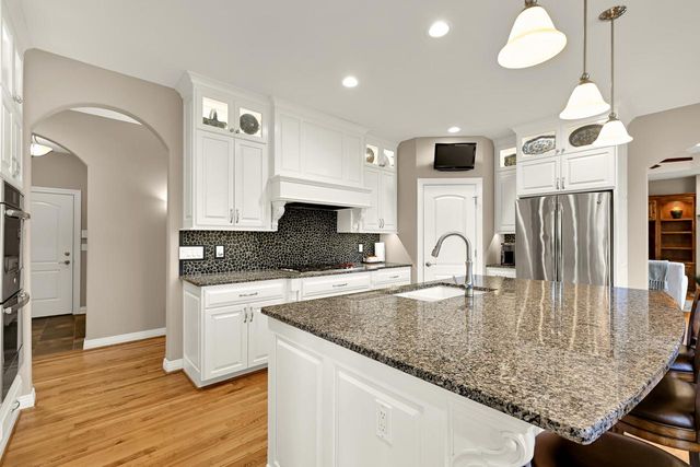 8622 Avian WAY, Franklin, WI 53132