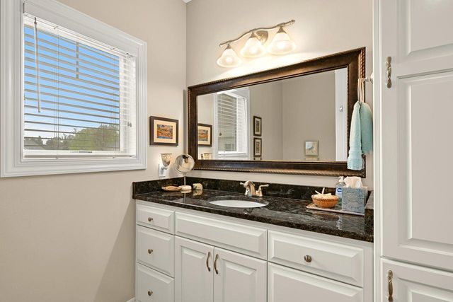 8622 Avian WAY, Franklin, WI 53132