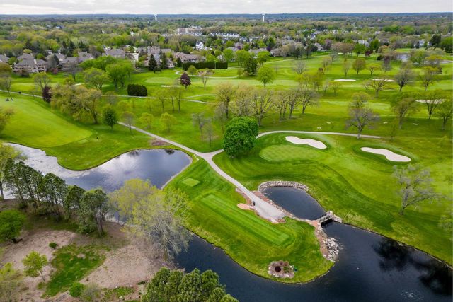 8622 Avian WAY, Franklin, WI 53132