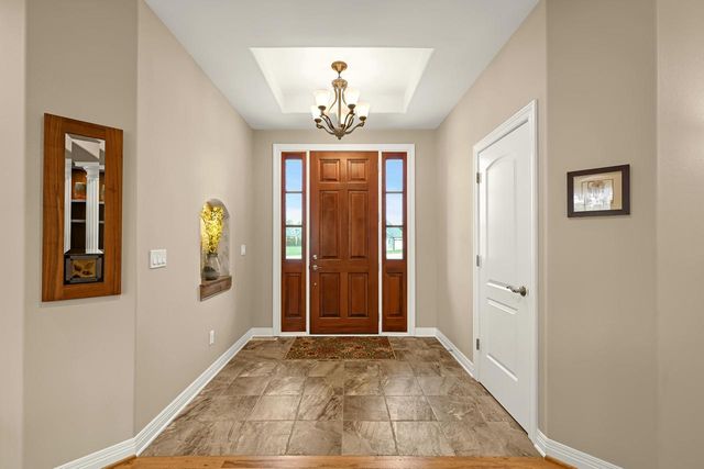 8622 Avian WAY, Franklin, WI 53132