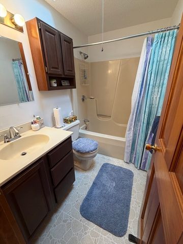 68 Gilrain Ter, Northampton, MA 01062