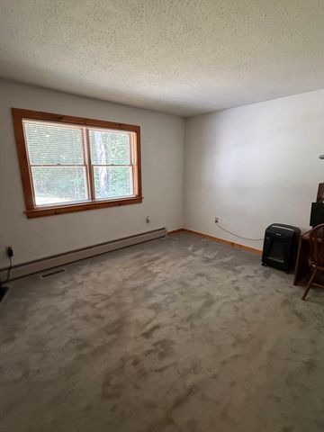 68 Gilrain Ter, Northampton, MA 01062