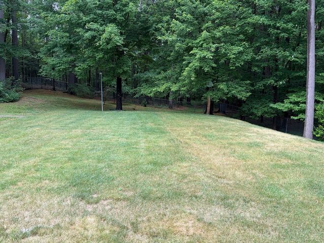 68 Gilrain Ter, Northampton, MA 01062