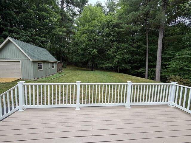 68 Gilrain Ter, Northampton, MA 01062