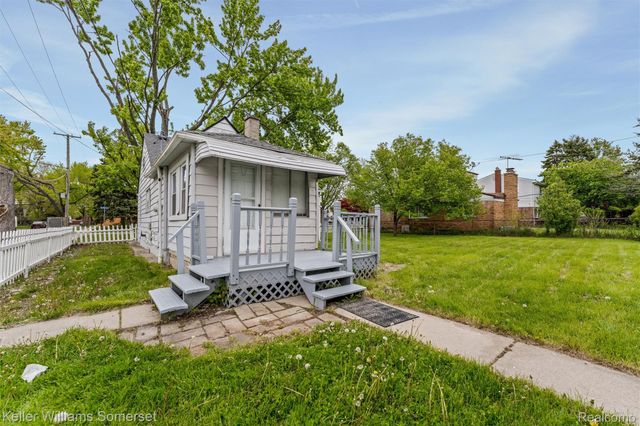 19800 Parkside Street, St. Clair Shores, MI 48080