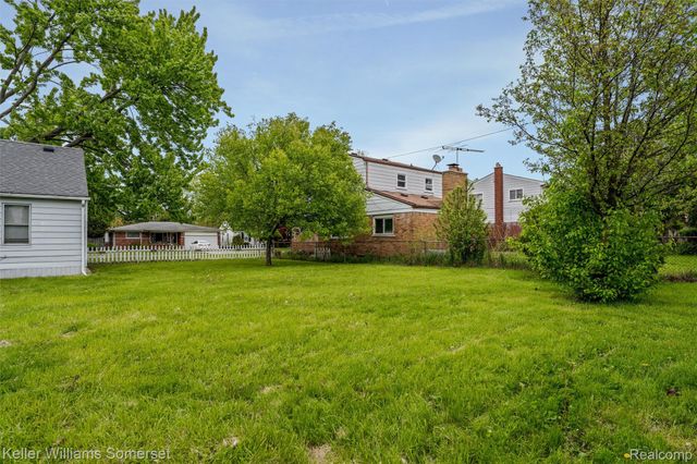 19800 Parkside Street, St. Clair Shores, MI 48080