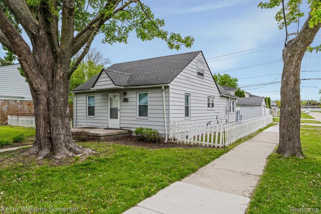 19800 Parkside Street, St. Clair Shores, MI 48080