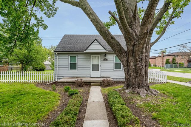 19800 Parkside Street, St. Clair Shores, MI 48080