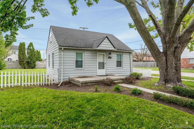 19800 Parkside Street, St. Clair Shores, MI 48080