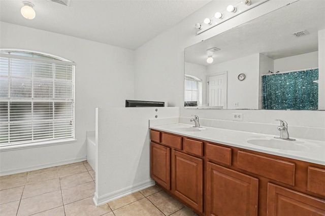 100 FESTIVE COURT, Chuluota, FL 32766