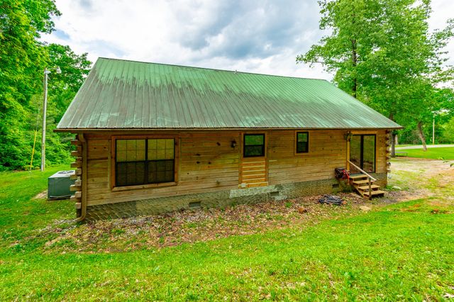 325 Evening Shadow Lane, Whitwell, TN 37397