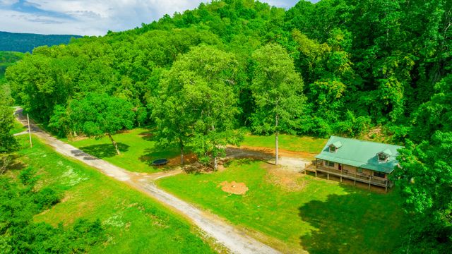 325 Evening Shadow Lane, Whitwell, TN 37397