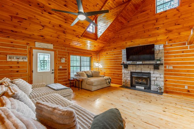 325 Evening Shadow Lane, Whitwell, TN 37397