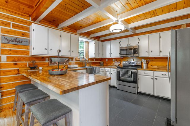 325 Evening Shadow Lane, Whitwell, TN 37397