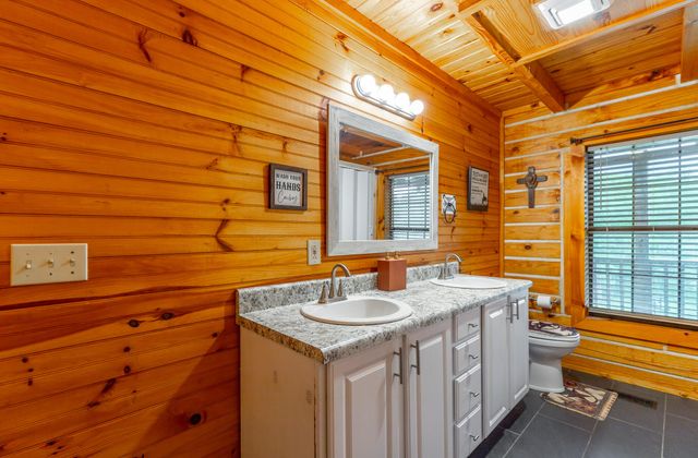 325 Evening Shadow Lane, Whitwell, TN 37397