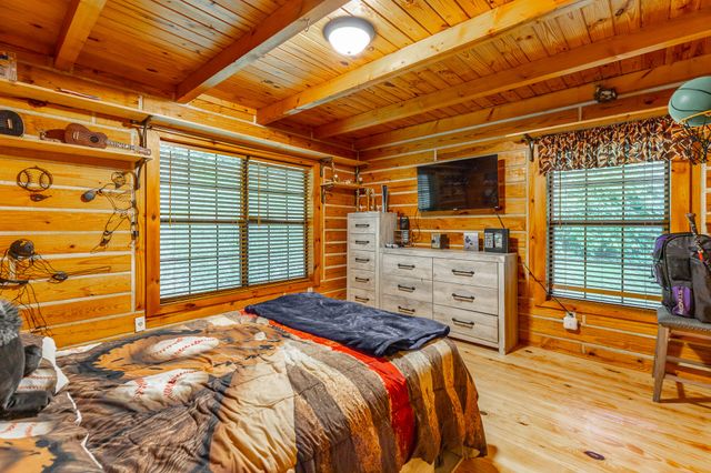 325 Evening Shadow Lane, Whitwell, TN 37397