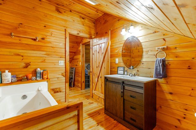 325 Evening Shadow Lane, Whitwell, TN 37397