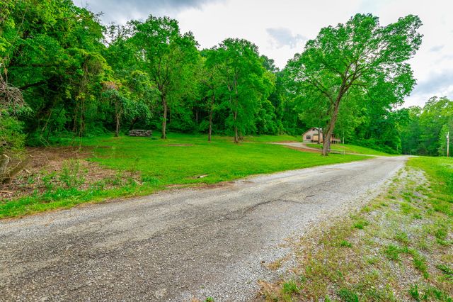 325 Evening Shadow Lane, Whitwell, TN 37397