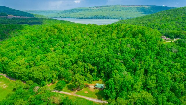 325 Evening Shadow Lane, Whitwell, TN 37397