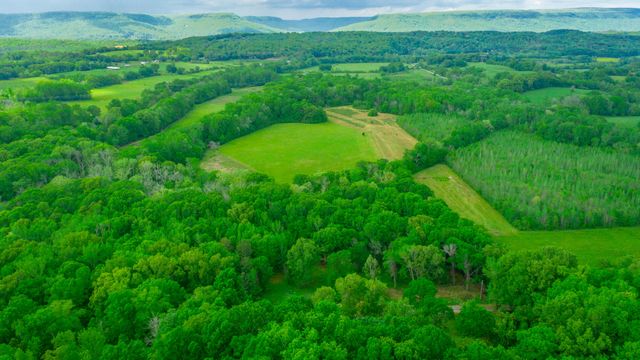 325 Evening Shadow Lane, Whitwell, TN 37397