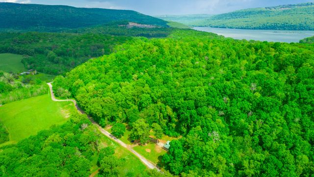 325 Evening Shadow Lane, Whitwell, TN 37397
