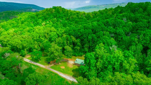 325 Evening Shadow Lane, Whitwell, TN 37397