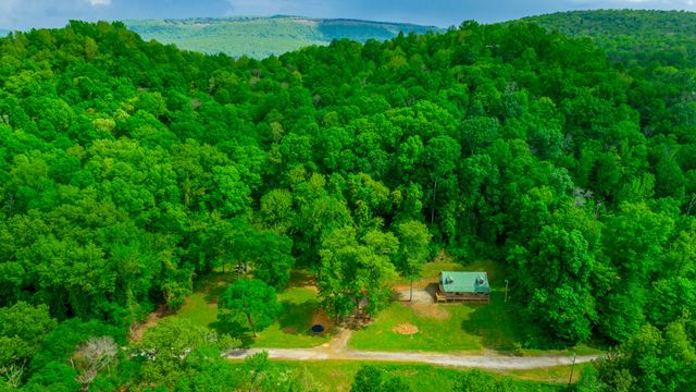 325 Evening Shadow Lane, Whitwell, TN 37397