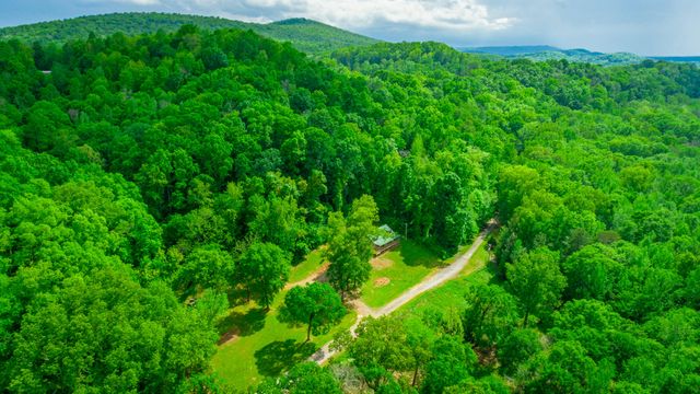 325 Evening Shadow Lane, Whitwell, TN 37397
