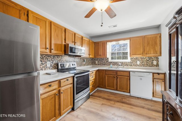 3473 Russellwood Drive, Rockford, TN 37853