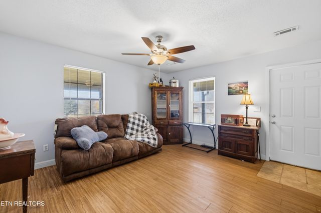 3473 Russellwood Drive, Rockford, TN 37853