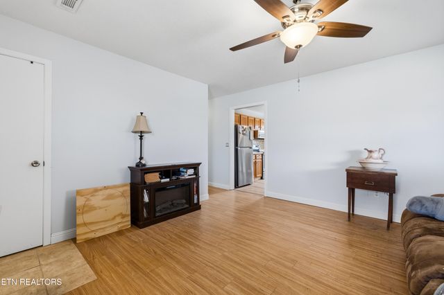 3473 Russellwood Drive, Rockford, TN 37853