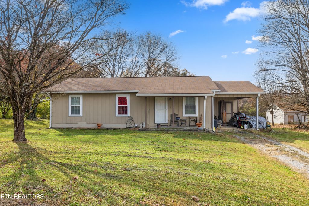 3473 Russellwood Drive, Rockford, TN 37853