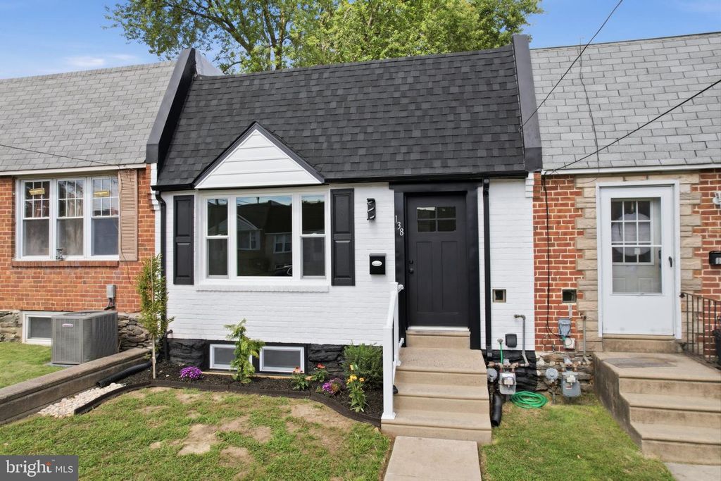 138 FRONEFIELD AVE, MARCUS HOOK, PA 19061 — photo 2
