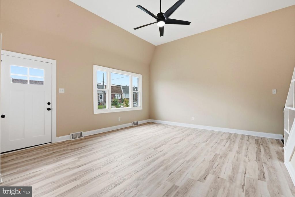 138 FRONEFIELD AVE, MARCUS HOOK, PA 19061 — photo 3