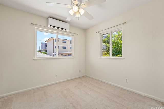 915 Mccully Street A, Honolulu, HI 96826