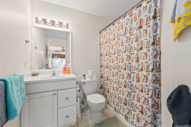 915 Mccully Street A, Honolulu, HI 96826