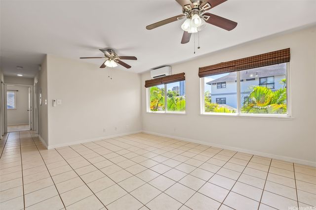915 Mccully Street A, Honolulu, HI 96826