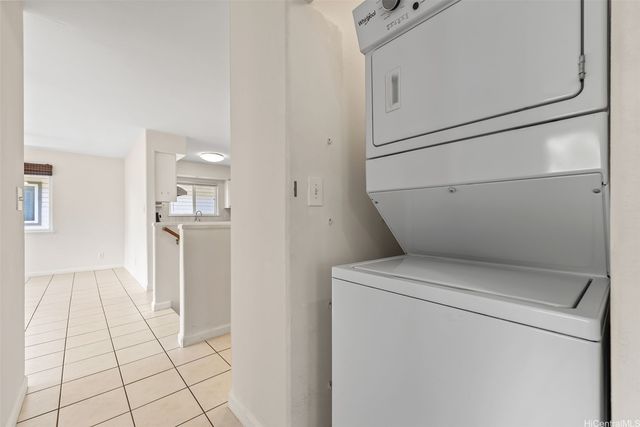 915 Mccully Street A, Honolulu, HI 96826