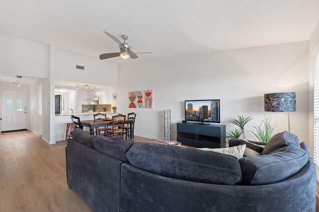 1101 Hollow Creek DR 2203, Austin, TX 78704