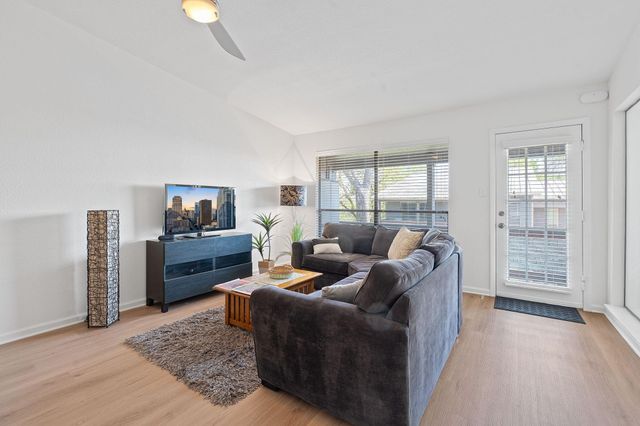 1101 Hollow Creek DR 2203, Austin, TX 78704