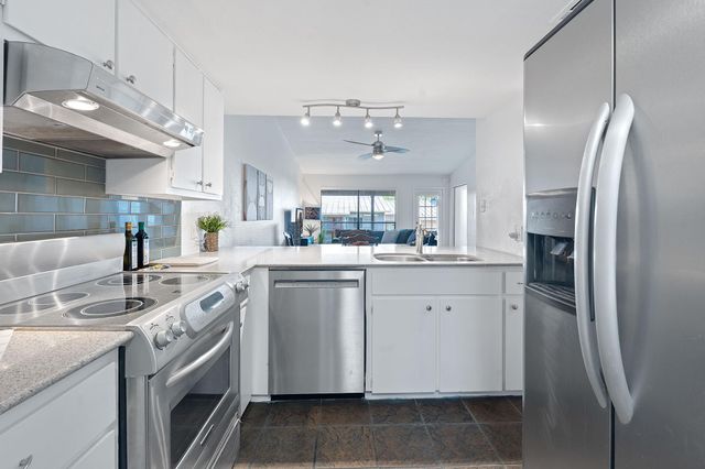 1101 Hollow Creek DR 2203, Austin, TX 78704