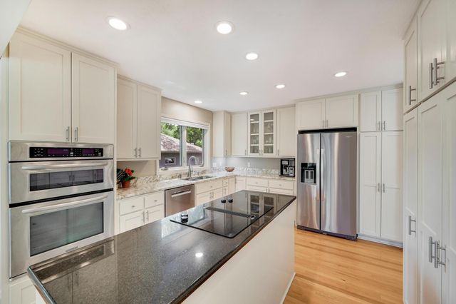 9117 Yukon Avenue S, Bloomington, MN 55438