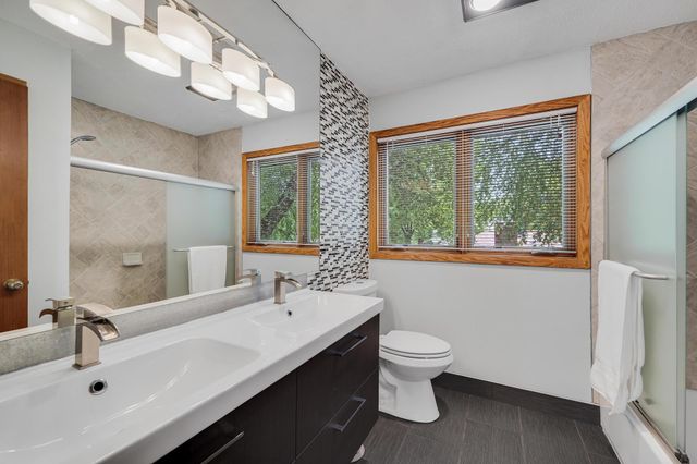 9117 Yukon Avenue S, Bloomington, MN 55438