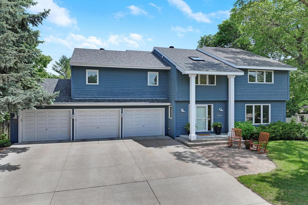 9117 Yukon Avenue S, Bloomington, MN 55438
