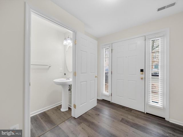 13662 SAINT JOHNS WOOD PL, Herndon, VA 20171