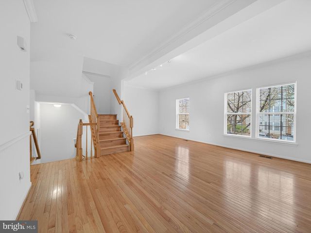 13662 SAINT JOHNS WOOD PL, Herndon, VA 20171