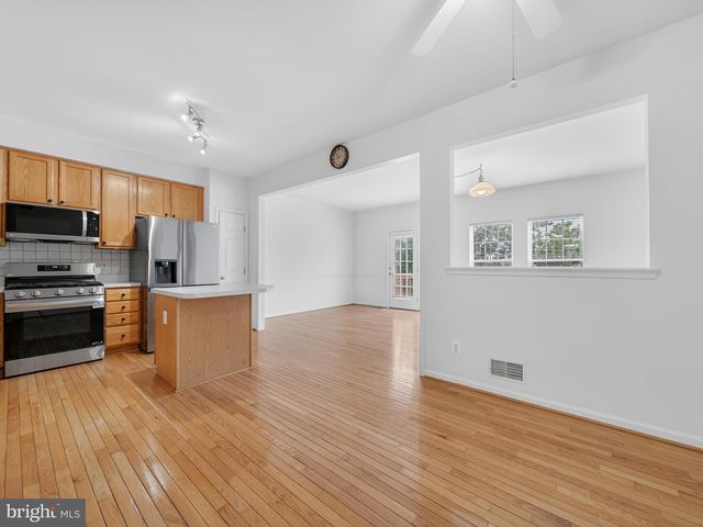 13662 SAINT JOHNS WOOD PL, Herndon, VA 20171